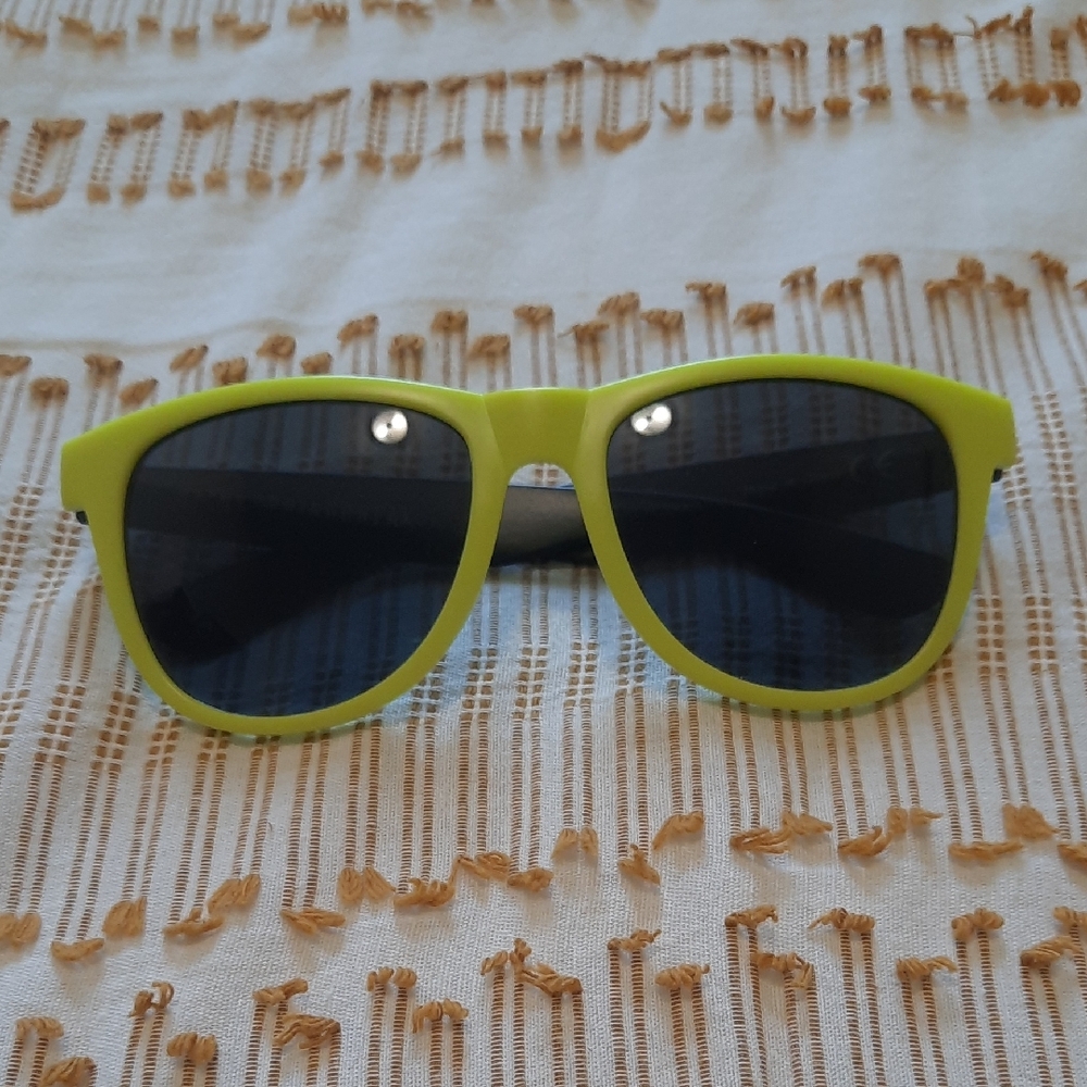 PINK Victoria's Secret Neon Yellow Wayfarer Sunglasses